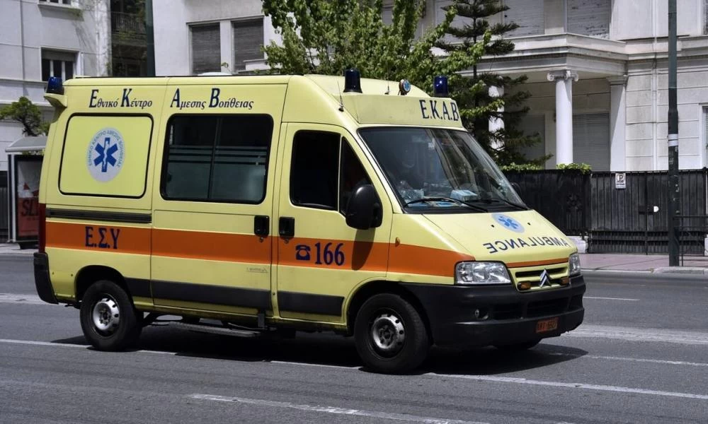 Σοβαρό τροχαίο στη Θεσσαλονίκη: Αυτοκίνητο «τούμπαρε» στην Περιφερειακή Οδό